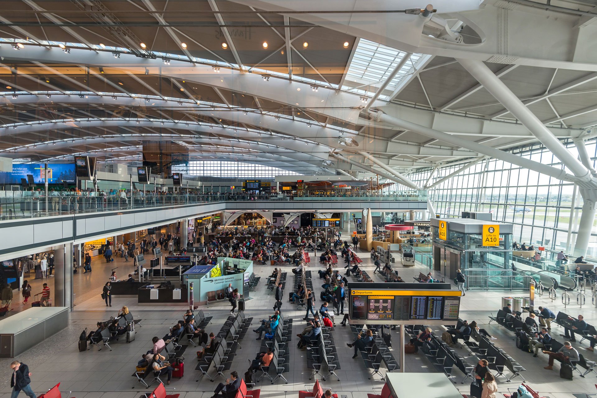 Flight terminal. Аэропорт Heathrow Лондон. Великобритания Лондон аэропорт Хитроу. Аэропорт Хитроу Лондон внутри. LHR аэропорт Лондона.